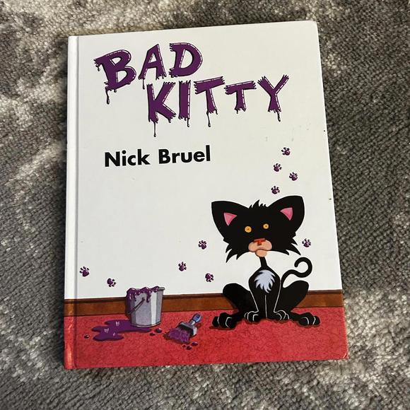 Two Books Dog & Cat Themes - Picture 2 of 7